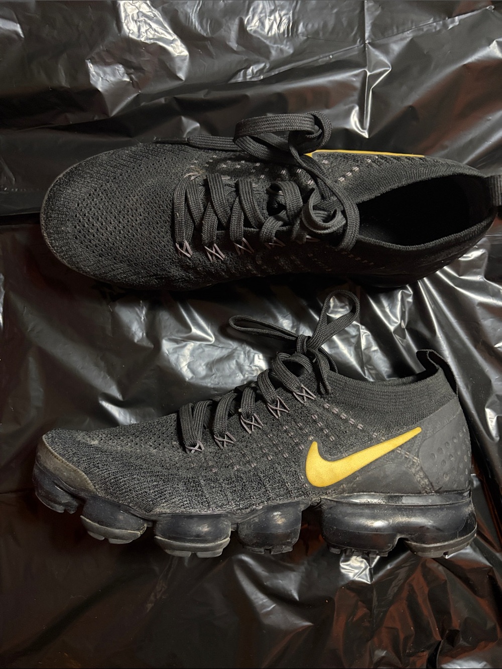 Nike Black VaporMax Flyknit Men's Sneakers - with gold swoosh